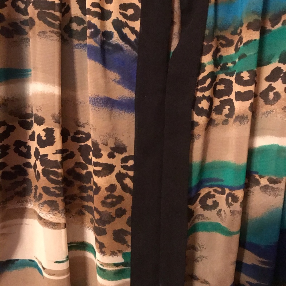 Blouses - Picture 2 of 2